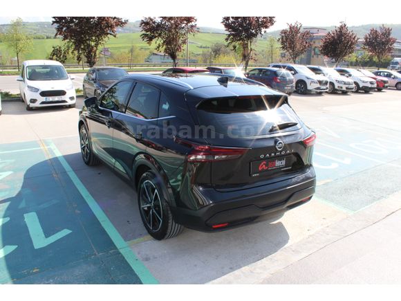 Nissan Qashqai 1.3DIG-T SKYPACK 4X4