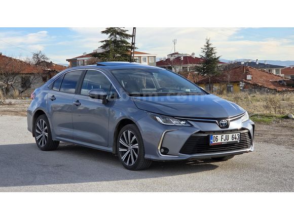 Sahibinden Toyota Corolla 1.8 Hybrid Flame X-Pack 2022 Model