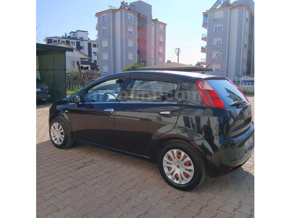 2008 model. Orjinal. Sorunsuz. Az yakıp sağlam giden İtalyan işi.