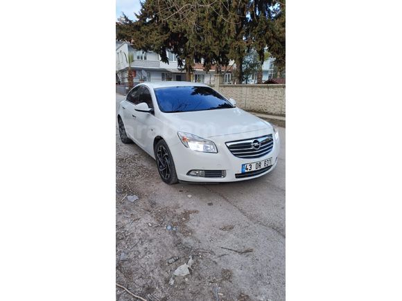 Sahibinden Opel Insignia 1.6 T Edition 2011 Model  74.000 km Beyaz
