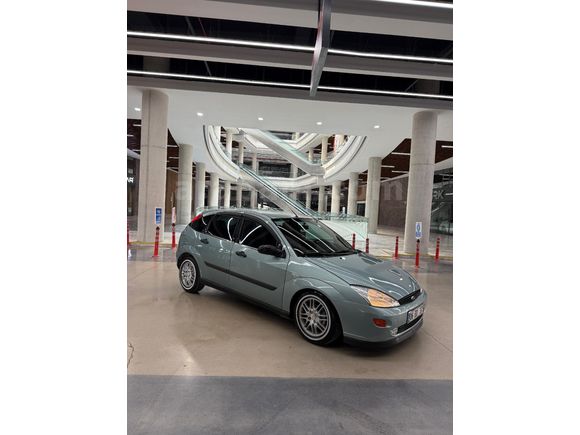 Sahibinden Ford Focus 1.6 Ghia 2000 Model