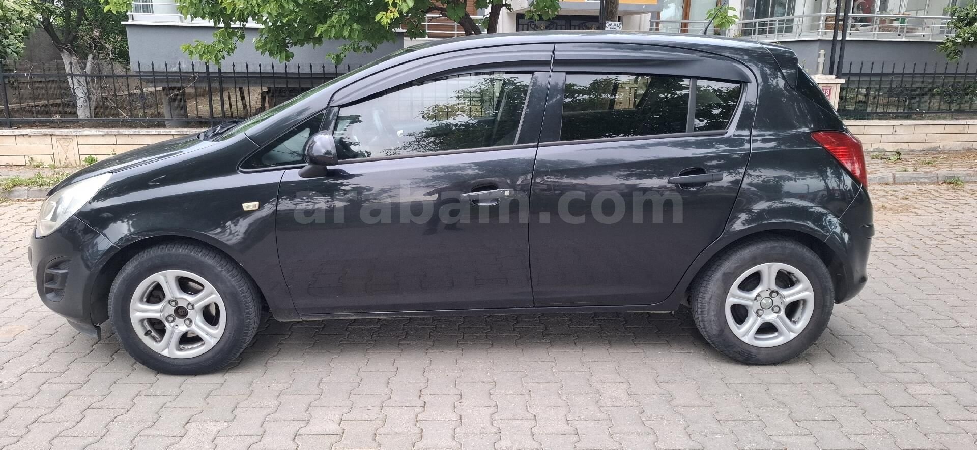 Galeriden Opel Corsa 1.3 CDTI Essentia 2013 Model Balıkesir 185.000 km Siyah 3