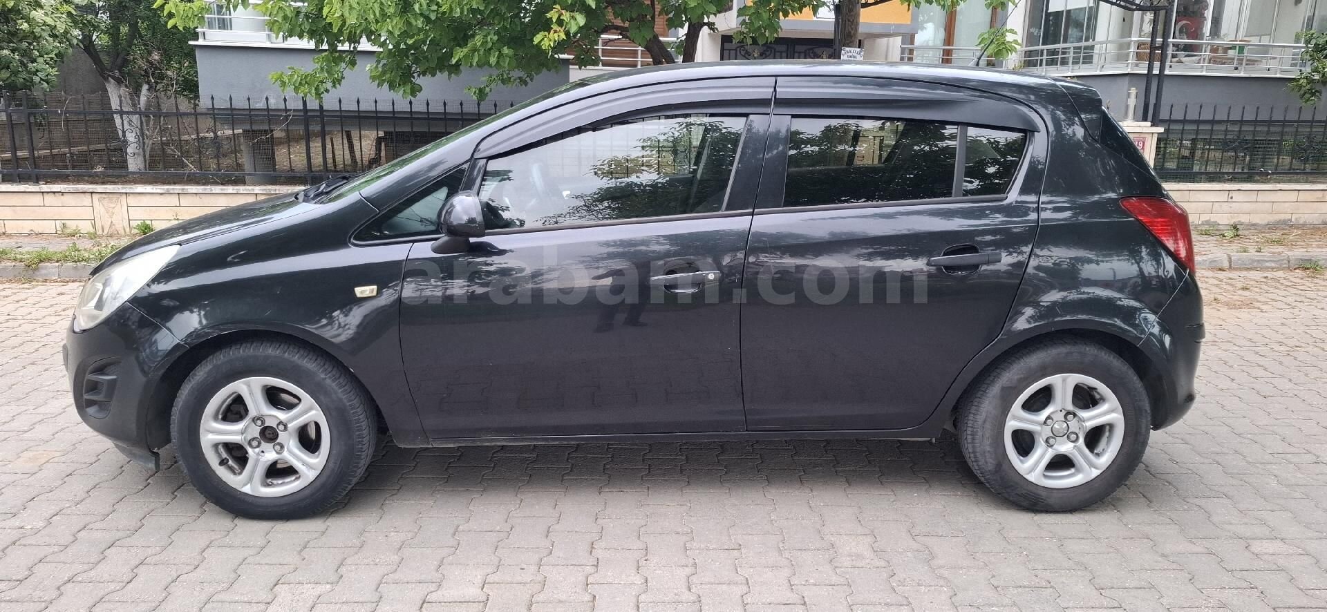 Galeriden Opel Corsa 1.3 CDTI Essentia 2013 Model Balıkesir 185.000 km Siyah 2