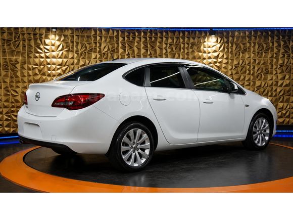 Sahibinden Opel Astra 1.4 T Sport 2019 Model  67.000 km Beyaz