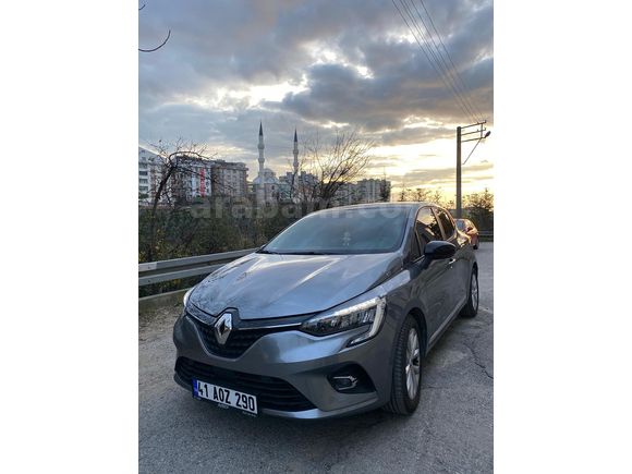 Sahibinden Renault Clio 1.0 TCe Touch 2023 Model 