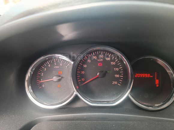Kadın Öğretmenden  Sandero