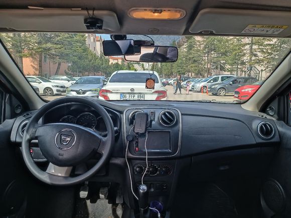 Kadın Öğretmenden  Sandero