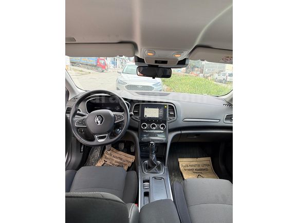 Sahibinden Renault Megane 1.3 TCe Touch 2025 Model 
