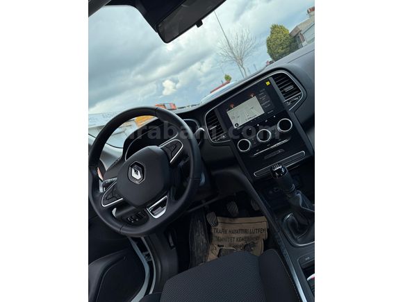 Sahibinden Renault Megane 1.3 TCe Touch 2025 Model 