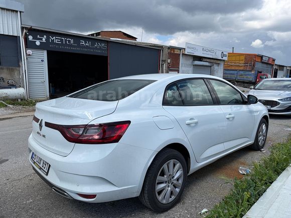 Sahibinden Renault Megane 1.3 TCe Touch 2025 Model 
