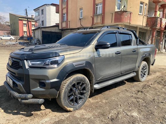 Sahibinden Toyota Hilux 2.4 D-4D 4x4 Invincible 2023 Model