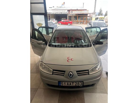 Sahibinden Renault Megane 1.6 RXE 2004 Model  236000 km Gri (Gümüş)