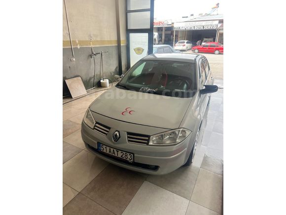 Sahibinden Renault Megane 1.6 RXE 2004 Model  236000 km Gri (Gümüş)