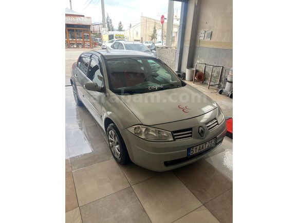 Sahibinden Renault Megane 1.6 RXE 2004 Model  236000 km Gri (Gümüş)