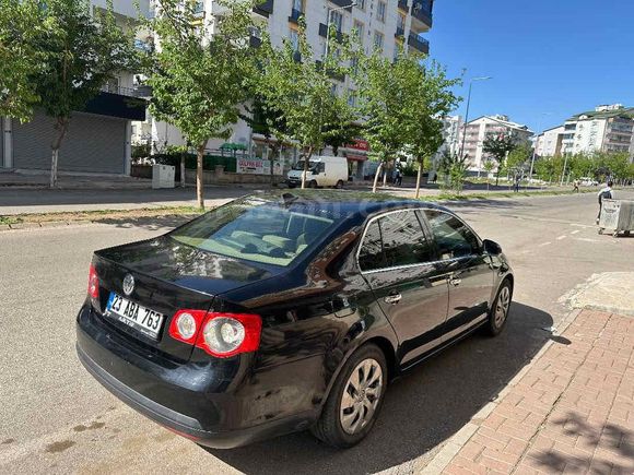 Sahibinden Volkswagen Jetta 1.6 Primeline 2010 Model  150.000 km Siyah