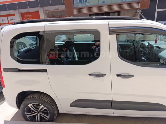 Sahibinden Opel Combo 1.5 CDTI Essential 2025 Model