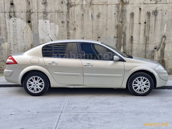 ARAÇ İSTANBULDA 103.000 KM DE MEGANE 1.5 DİZEL MANUEL