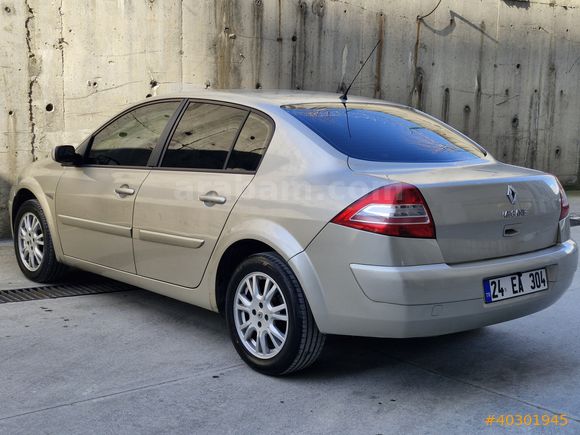 ARAÇ İSTANBULDA 103.000 KM DE MEGANE 1.5 DİZEL MANUEL