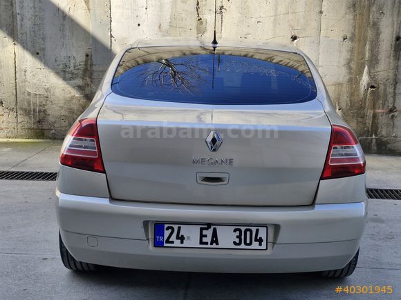 ARAÇ İSTANBULDA 103.000 KM DE MEGANE 1.5 DİZEL MANUEL