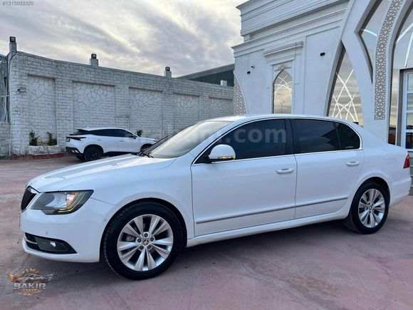 HATASIZ BOYASIZ HASAR KAYITSIZ SKODA SÜPERB MANUEL