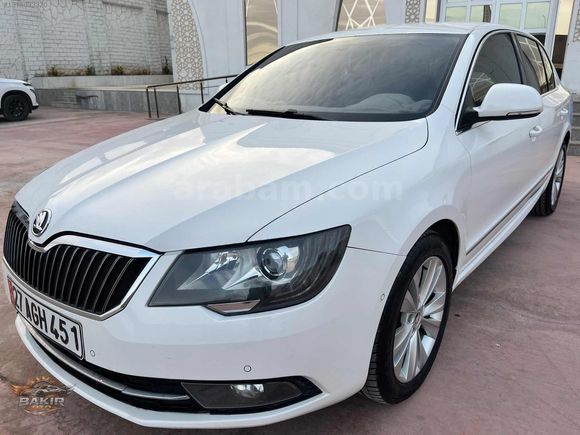 HATASIZ BOYASIZ HASAR KAYITSIZ SKODA SÜPERB MANUEL