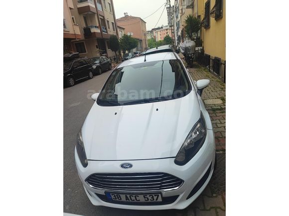 Öğretmenden Ford Fiesta 1.5 TDCi Trend 2013 Model 159.000 km Beyaz