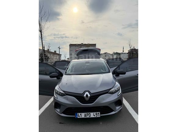 Sahibinden Renault Clio 1.0 TCe Joy 2023 Model