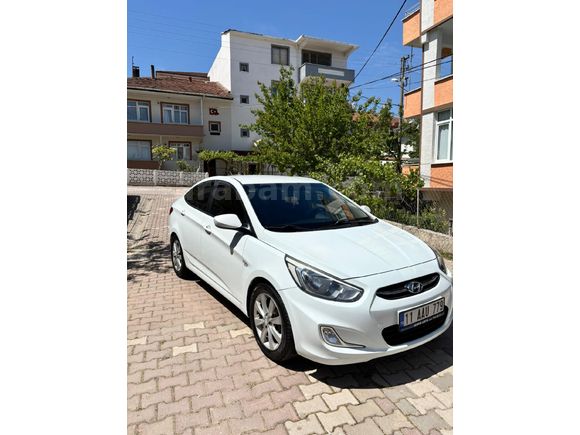 Sahibinden Hyundai Accent Blue 1.6 CRDI Mode Plus 2016 Model  200.000 km Beyaz
