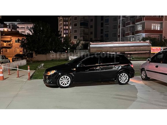 Opel Astra 1.3 CDTI Essentia konfor 2011 Model  210.000 