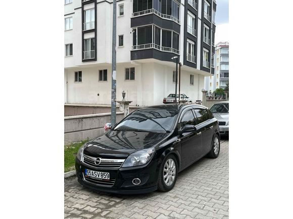Opel Astra 1.3 CDTI Essentia konfor 2011 Model  210.000 
