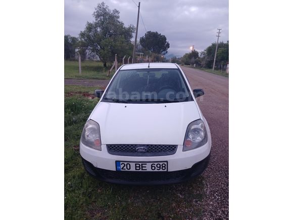 Sahibinden Ford Fiesta 1.4 TDCi Comfort 2007 Model  317.000 km Beyaz