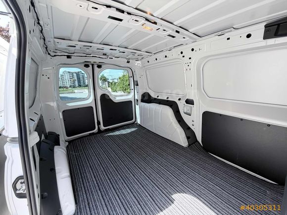 UMH GRUP 2025 MODEL VW CADDY MAXI 8.500KM HATASIZ %20 KDV H.SBLT
