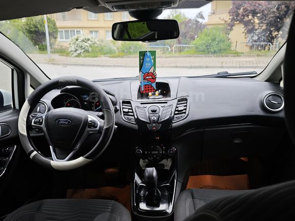 sahibinden satılık Ford Fiesta titanyum paket 6 ileri otomatik vites