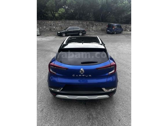 Sahibinden Renault Captur 1.5 TCe Touch 2023 Model  47.000 km Lacivert
