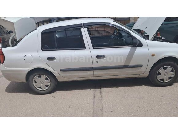 Sahibinden Renault Clio 1.4 RNA 2000 Model 