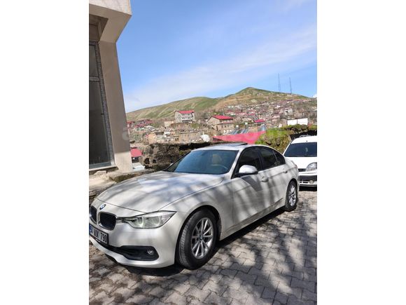 Sahibinden BMW 3 Serisi 320i ED Techno Plus 2016 Model  99.000 km Beyaz
