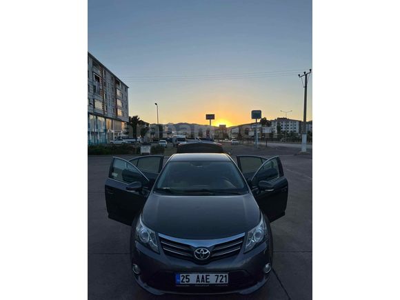 Sahibinden Toyota Avensis 1.6 Elegant 2012 Model 