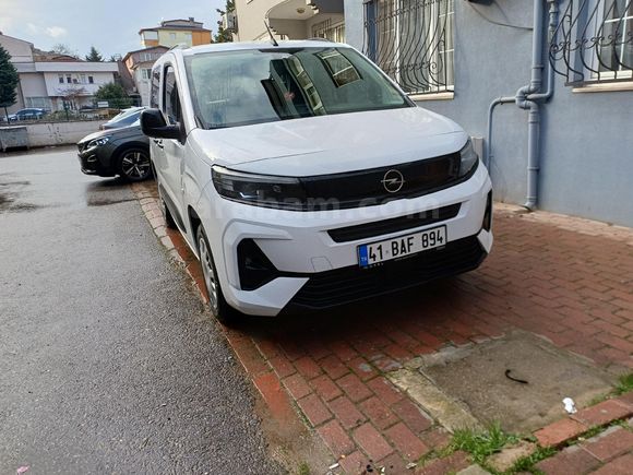Sahibinden Opel Combo 1.5 CDTI Essential 2025 Model