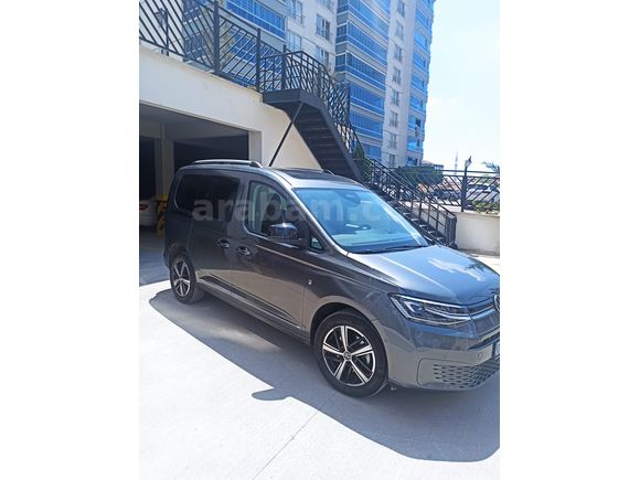 Kamu Görevlisinden Aile Aracı Olarak Kullanılan Cam Tavanlı Caddy Style Dolu Paket