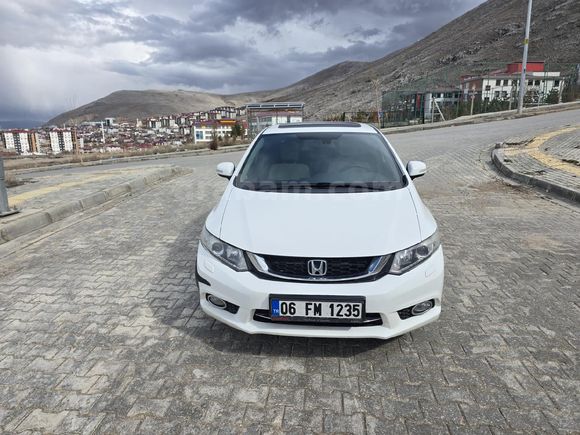 Sahibinden Honda Civic 1.6i VTEC Eco Elegance 2015 Model