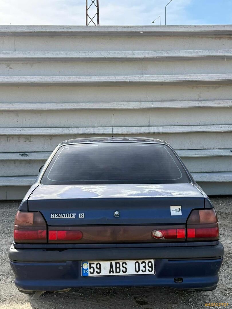 Galeriden Renault R 19 1.6 Europa RNE 1999 Model Tekirdağ 190.000 km Lacivert 5