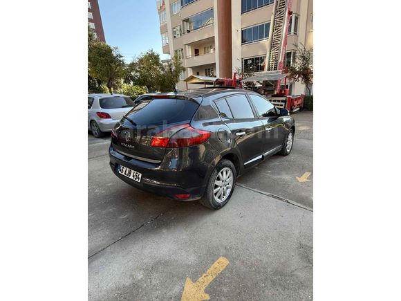 Renault Megane 1.6 Privilege 2011 Model Sanruflu
