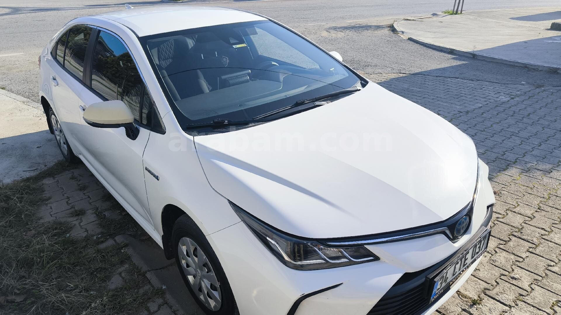 Sahibinden Toyota Corolla 1.8 Hybrid Vision 2020 Model 3