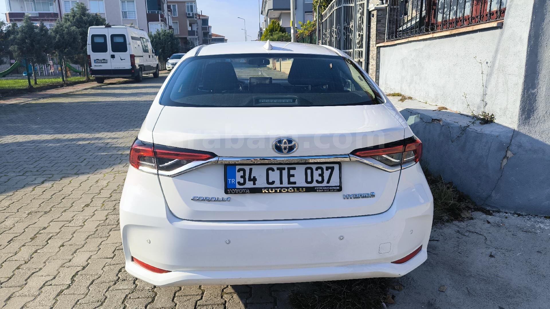 Sahibinden Toyota Corolla 1.8 Hybrid Vision 2020 Model 4
