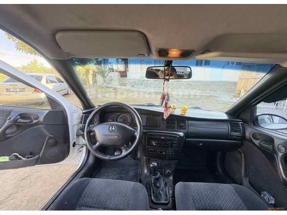 Temiz ve bakımlı acil satılık vectra 