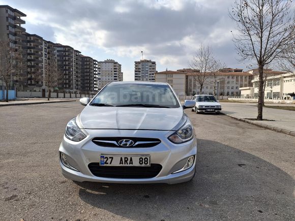 ACİLL !! Sahibinden düşük km Hyundai Accent Blue Boyasız Değişensiz Mode plus paket