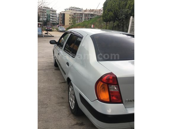 Sahibinden Renault Clio 1.4 Authentique 2002 Model