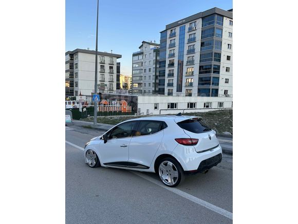 Sahibinden Renault Clio 1.2 Touch 2013 Model  400.000 km Beyaz