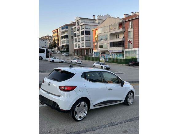 Sahibinden Renault Clio 1.2 Touch 2013 Model  400.000 km Beyaz