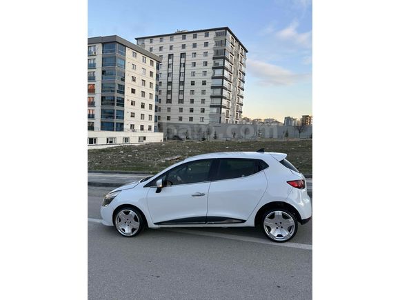 Sahibinden Renault Clio 1.2 Touch 2013 Model  400.000 km Beyaz